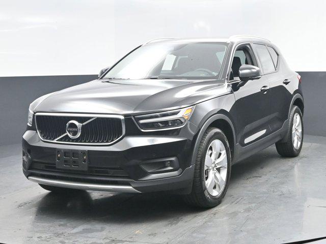2022 Volvo XC40 T4 Momentum