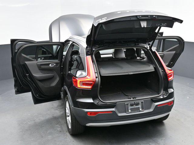 2022 Volvo XC40 T4 Momentum