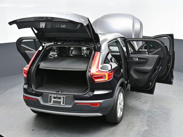 2022 Volvo XC40 T4 Momentum