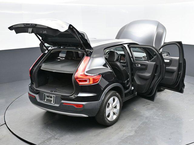 2022 Volvo XC40 T4 Momentum