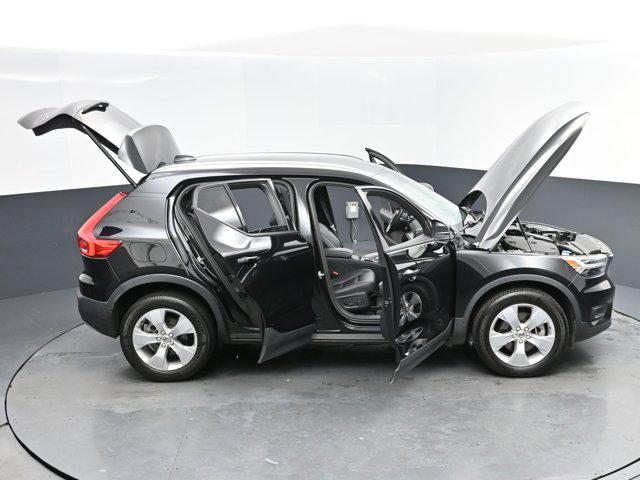 2022 Volvo XC40 T4 Momentum