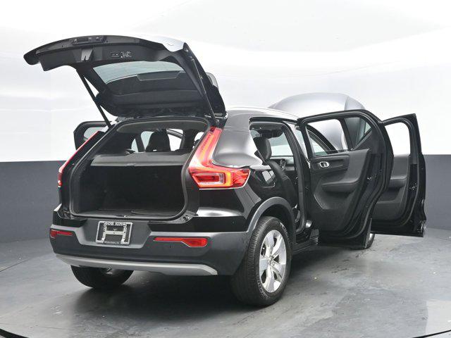 2022 Volvo XC40 T4 Momentum