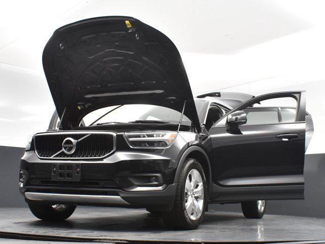 2022 Volvo XC40 T4 Momentum