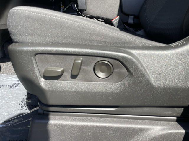 2024 Chevrolet Silverado 3500HD 4WD Crew Cab Standard Bed LT