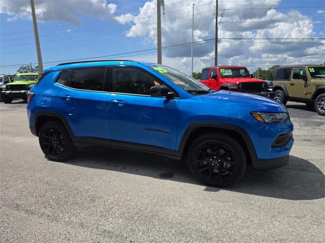 2025 Jeep Compass COMPASS LATITUDE 4X4