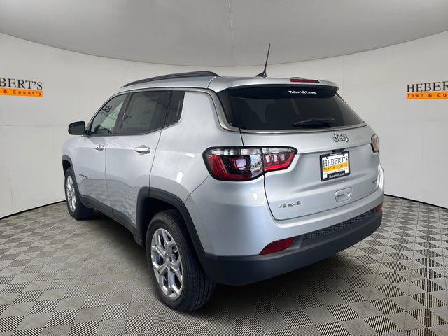 2025 Jeep Compass COMPASS LATITUDE 4X4
