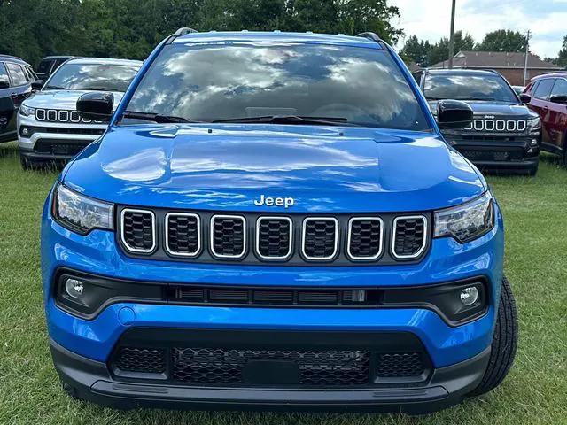 2025 Jeep Compass COMPASS LATITUDE 4X4