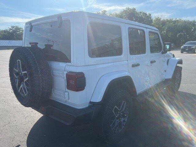 2025 Jeep Wrangler 4-Door Sahara 4x4