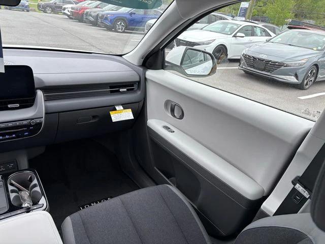 2025 Hyundai IONIQ 5 SE Standard Range