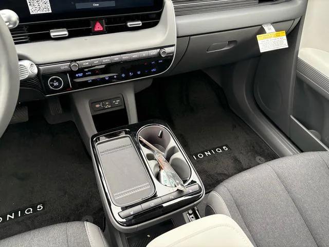 2025 Hyundai IONIQ 5 SE Standard Range