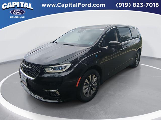 2023 Chrysler Pacifica Hybrid Touring L