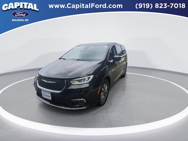 2023 Chrysler Pacifica Hybrid Touring L