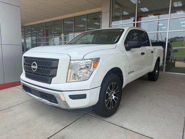 2023 Nissan TITAN Crew Cab SV 4x4
