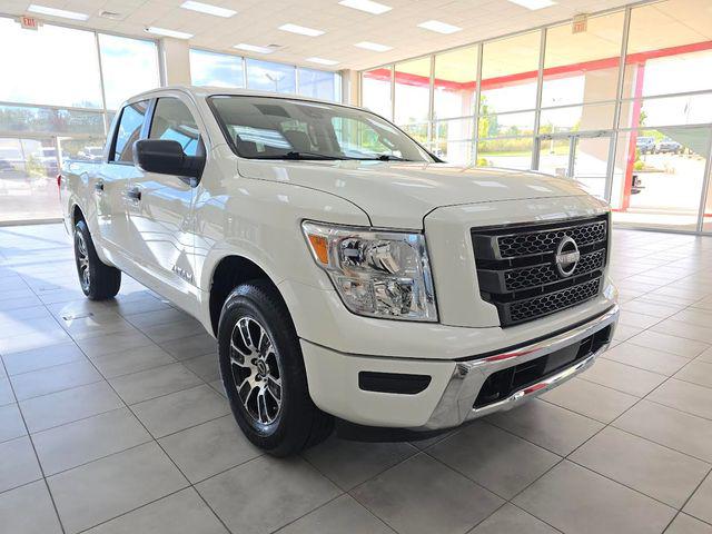 2023 Nissan TITAN Crew Cab SV 4x4 2023 Nissan TITAN Crew Cab SV 4x4
