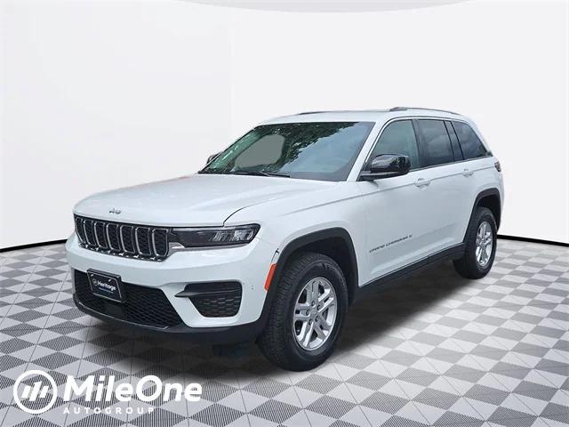 2023 Jeep Grand Cherokee Laredo 4x4