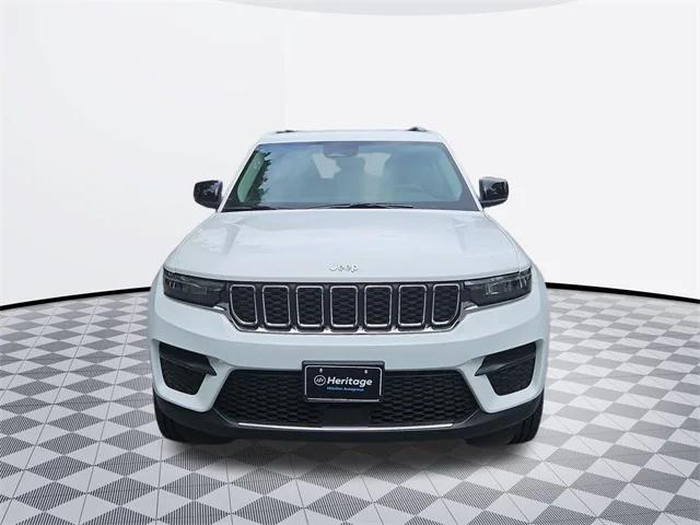 2023 Jeep Grand Cherokee Laredo 4x4