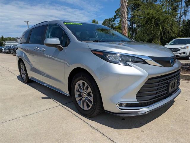 2024 Toyota Sienna XLE