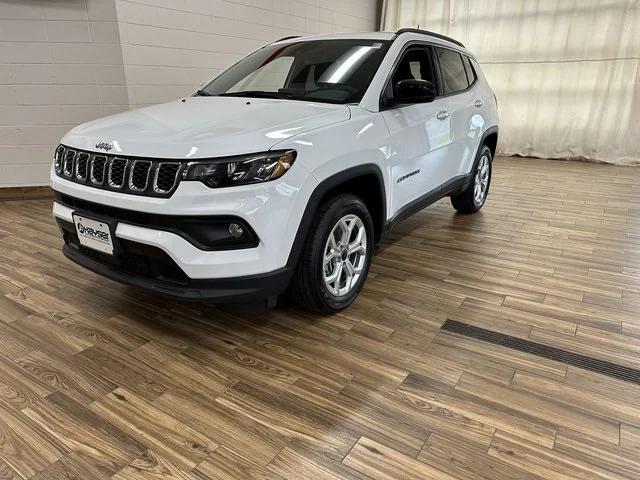 2025 Jeep Compass COMPASS LATITUDE 4X4