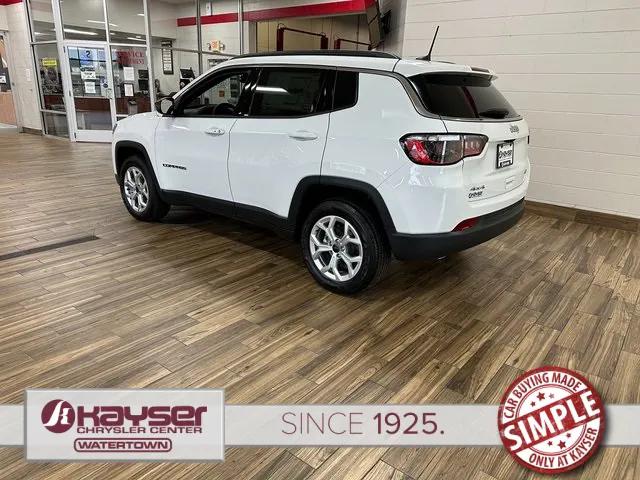 2025 Jeep Compass COMPASS LATITUDE 4X4