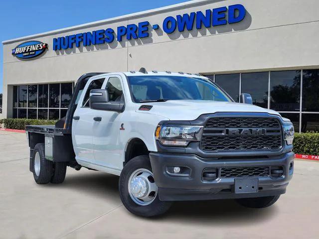 2023 RAM 3500 Tradesman Crew Cab 4x4 8 Box