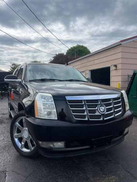 2008 Cadillac Escalade Standard