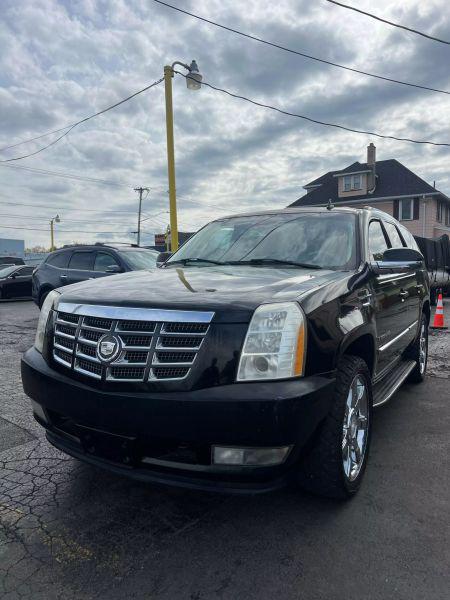 2008 Cadillac Escalade Standard