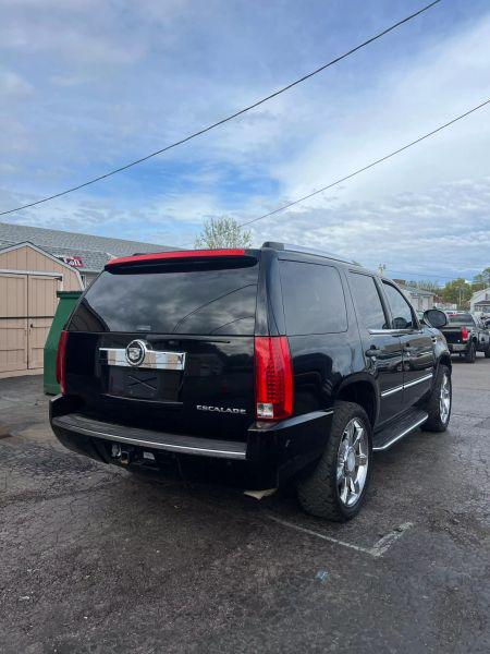 2008 Cadillac Escalade Standard