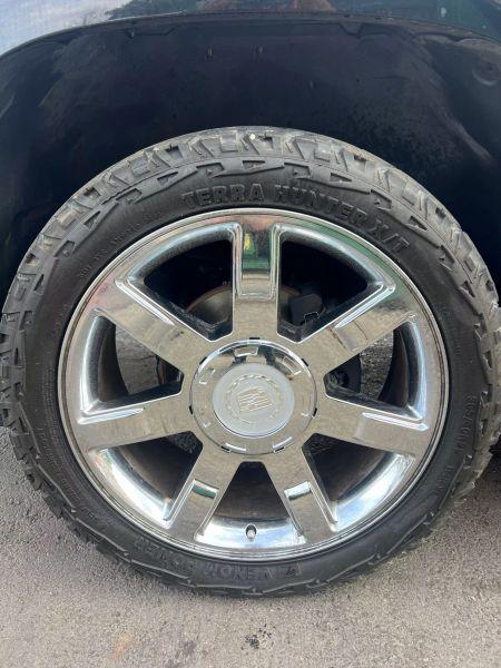 2008 Cadillac Escalade Standard