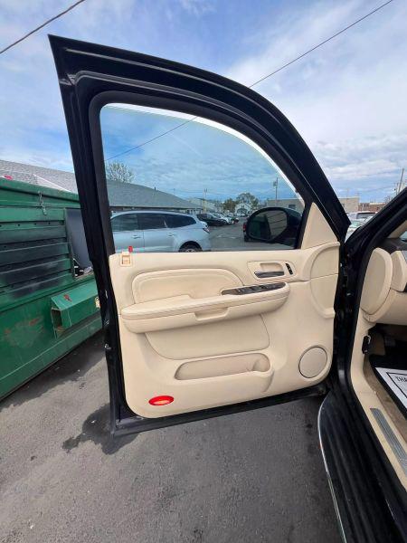2008 Cadillac Escalade Standard