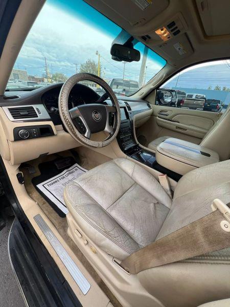2008 Cadillac Escalade Standard