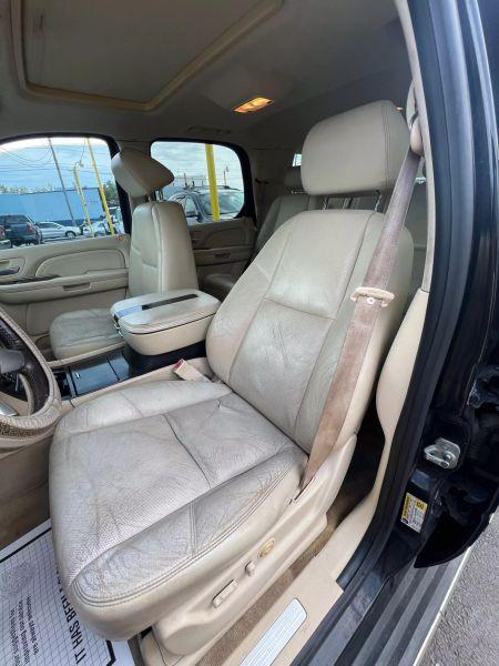 2008 Cadillac Escalade Standard