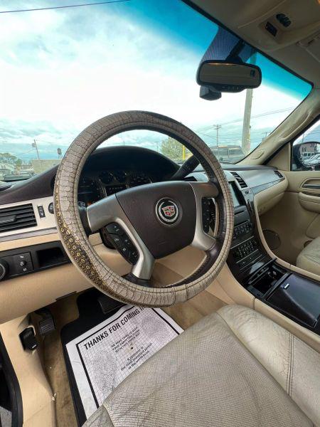 2008 Cadillac Escalade Standard