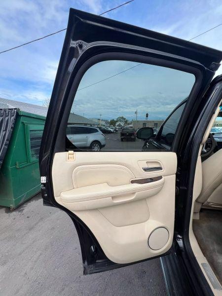 2008 Cadillac Escalade Standard