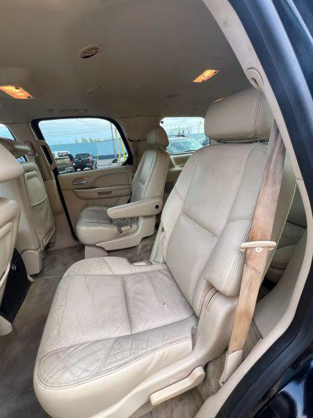 2008 Cadillac Escalade Standard