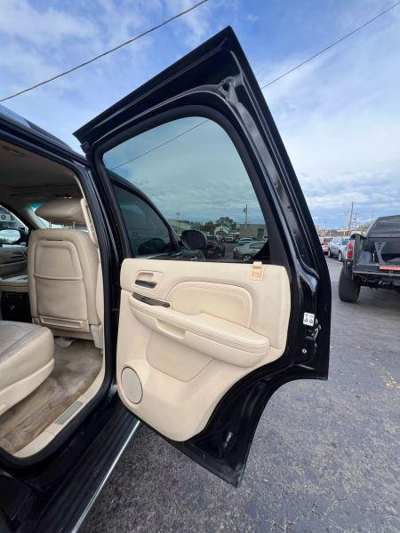 2008 Cadillac Escalade Standard