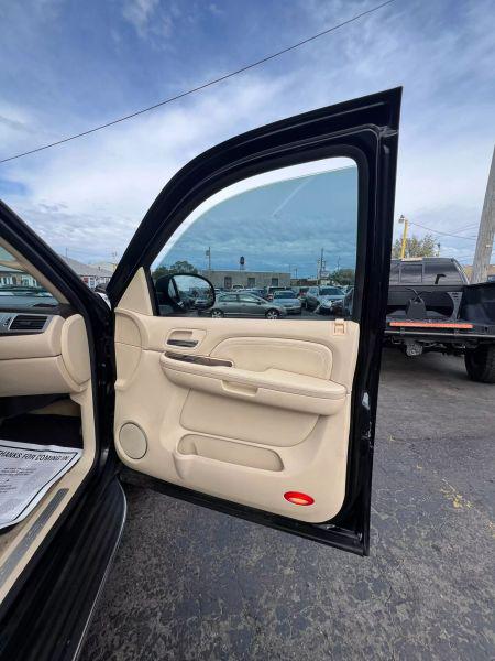 2008 Cadillac Escalade Standard