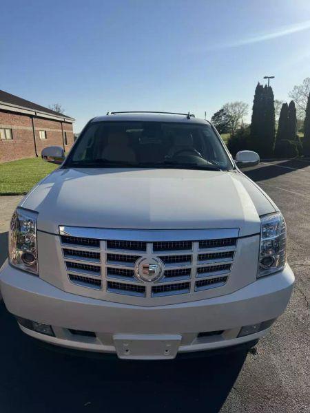 2008 Cadillac Escalade Standard