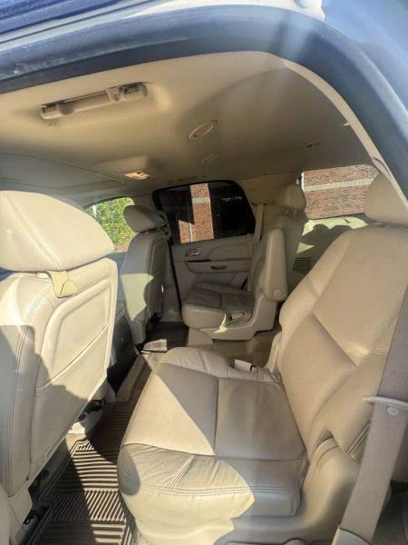 2008 Cadillac Escalade Standard