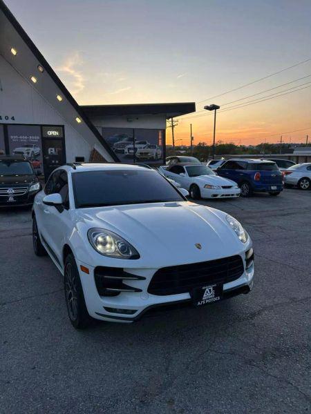 2015 Porsche Macan Turbo
