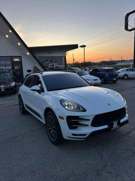 2015 Porsche Macan Turbo