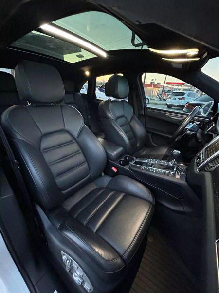 2015 Porsche Macan Turbo