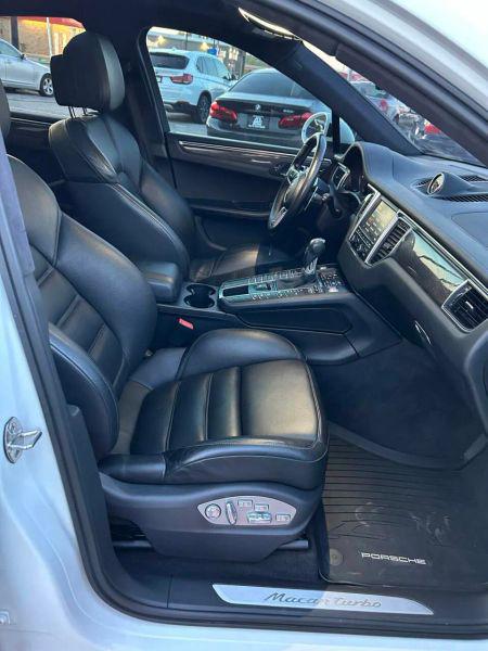 2015 Porsche Macan Turbo
