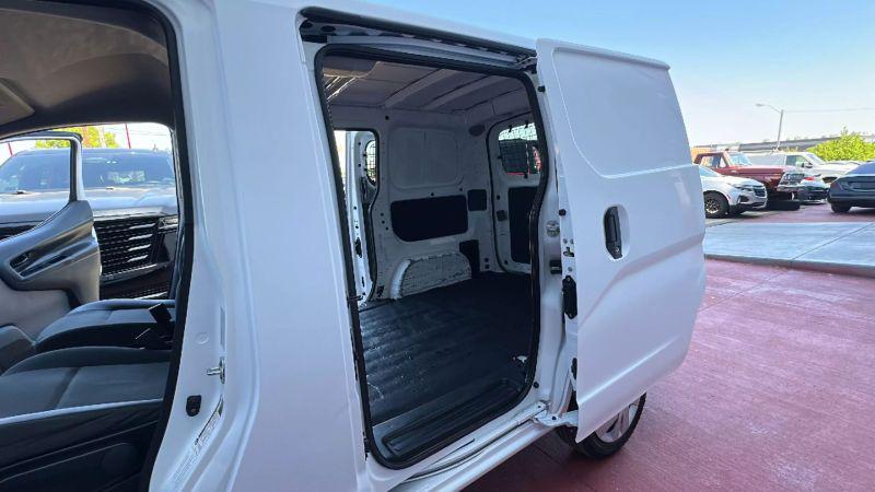 2018 Nissan NV200 SV