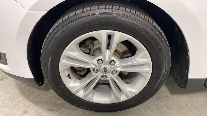 2017 Ford Taurus SE