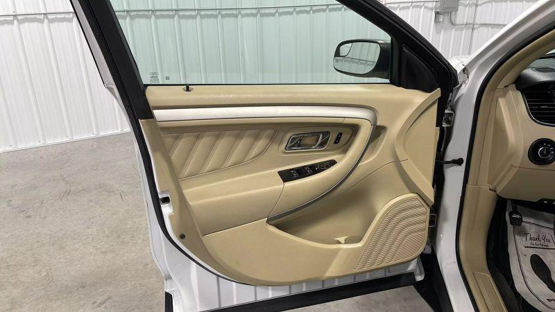 2017 Ford Taurus SE