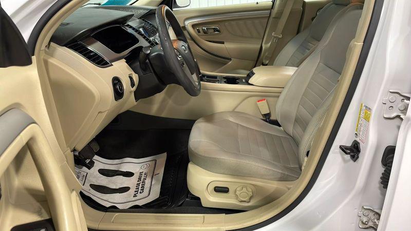 2017 Ford Taurus SE