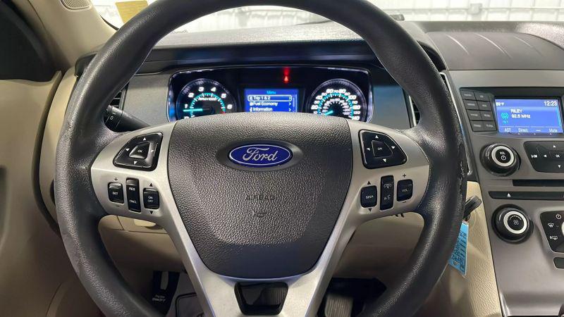 2017 Ford Taurus SE