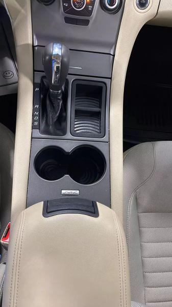 2017 Ford Taurus SE