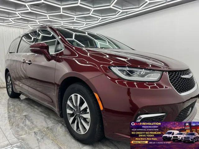 2021 Chrysler Pacifica Hybrid Touring L for sale in Avenel, NJ