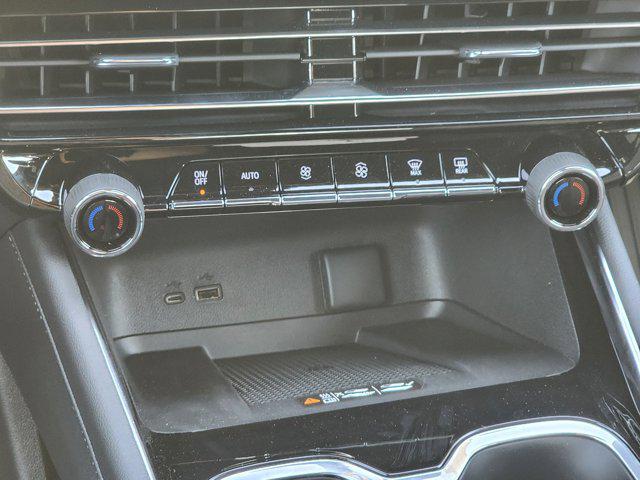 2025 Chevrolet Traverse AWD LT 4WD